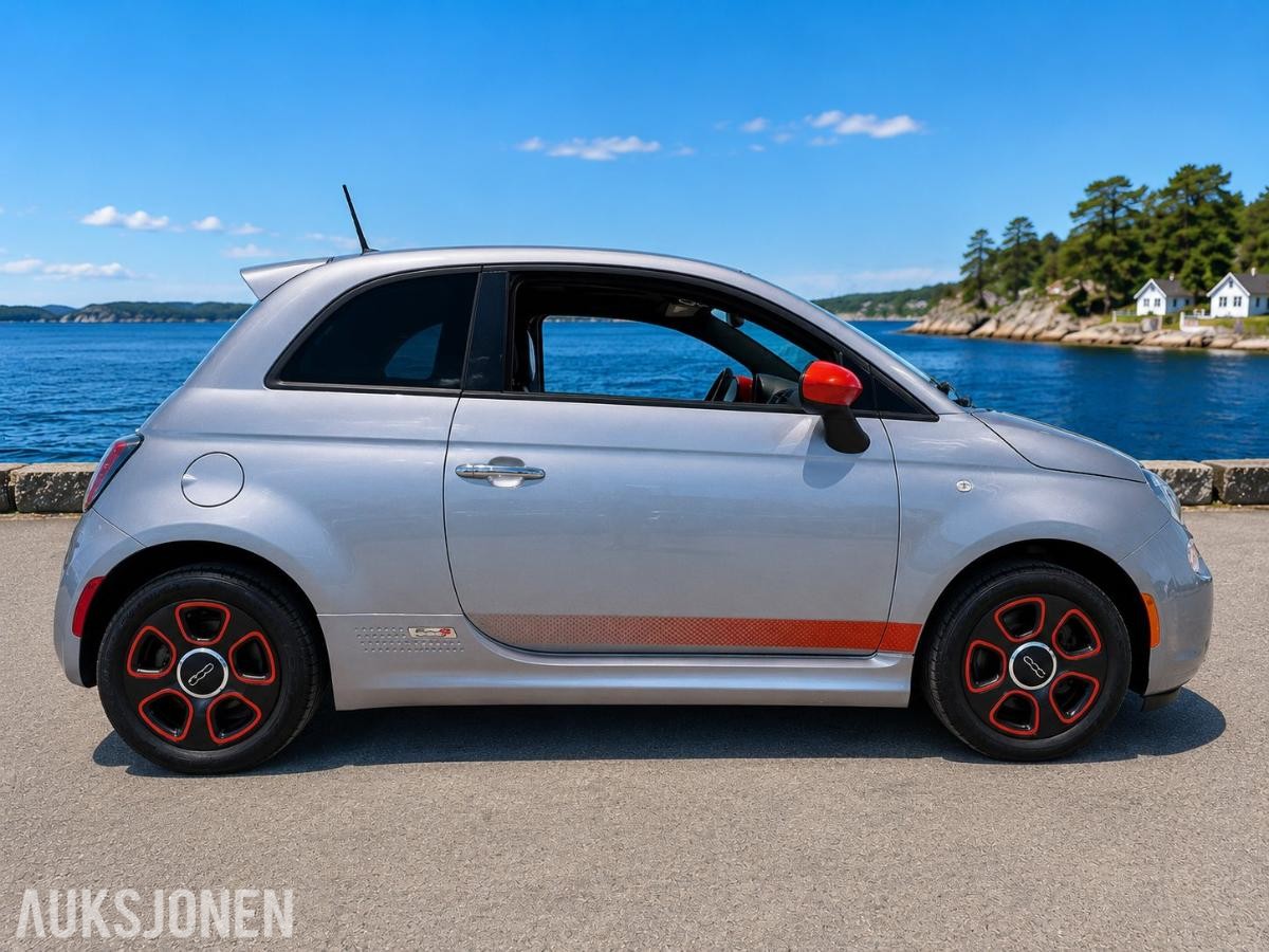 2014 Fiat 500E cruisekontroll parkeringssensor lav km 79 000km